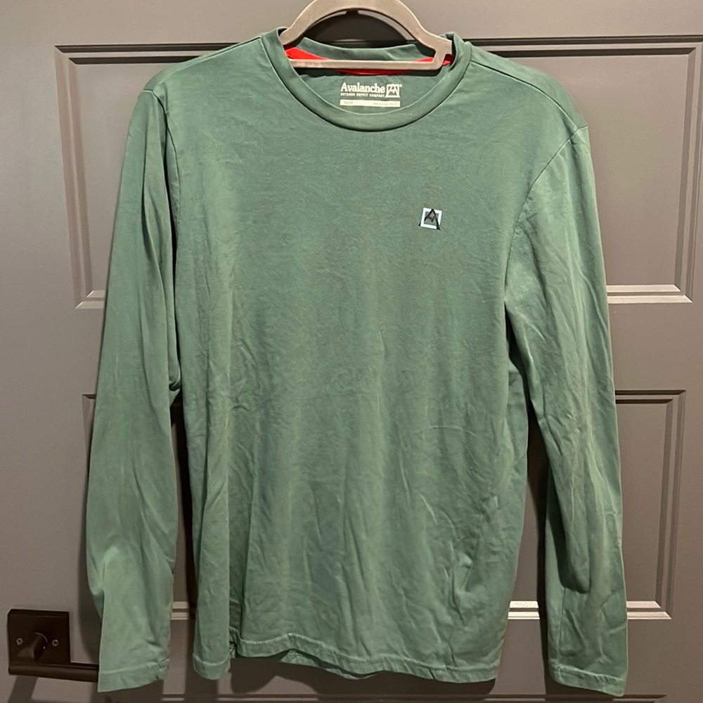 Avalanche men’s small long sleeve green tee